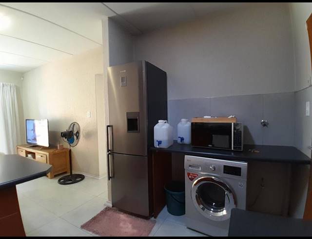 2 BEDROOM APARTMENT FOR SALE IN HEUWELSIG ESTATE